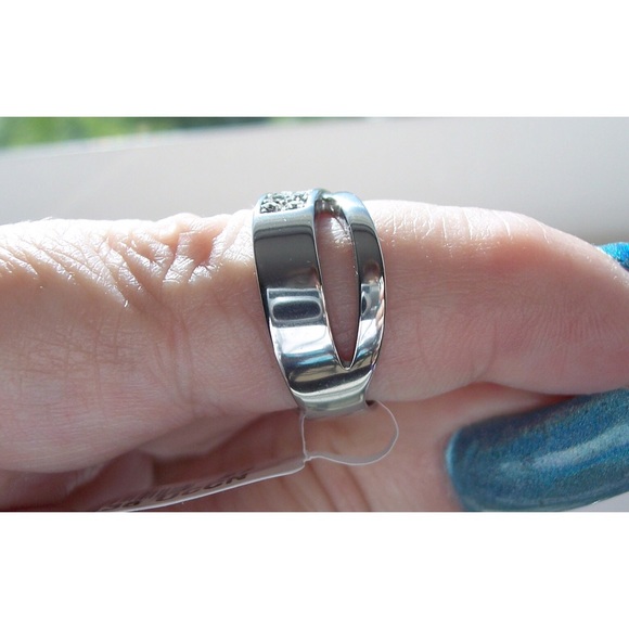 STAINLESS STEEL Top Grade Crystal Crossover Ring - Picture 6 of 16